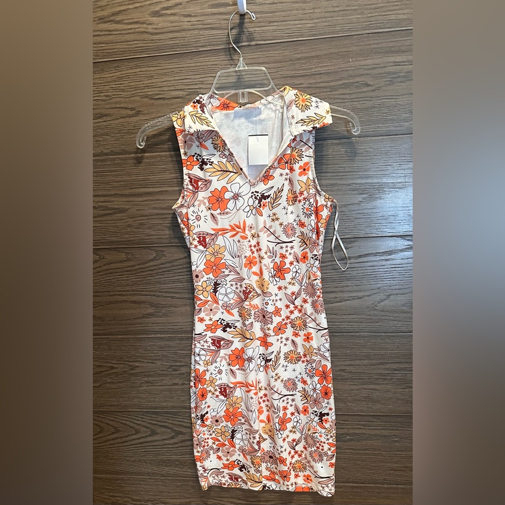 Source Unknown Sleeveless Floral Collared Mini Dress in Orange and Cream